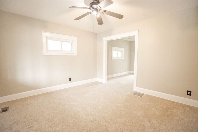 Photo - Cute three bedroom home in East Toledo!