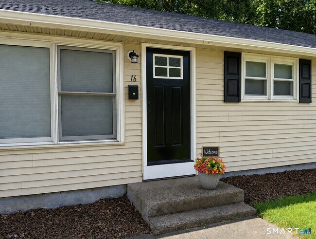 16 Arrow St
