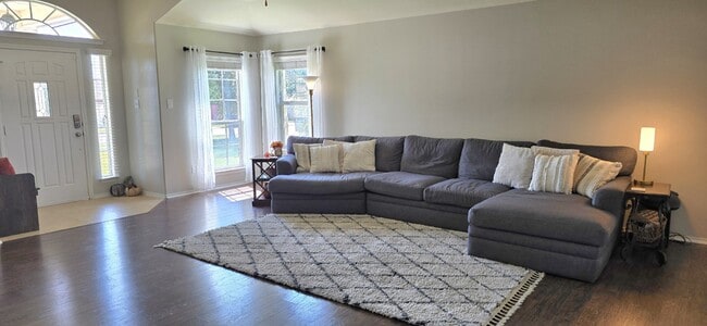 Photo - 1112 Sugar Brook Dr