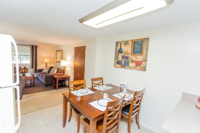 J.E. Furnished Apartments of Waltham