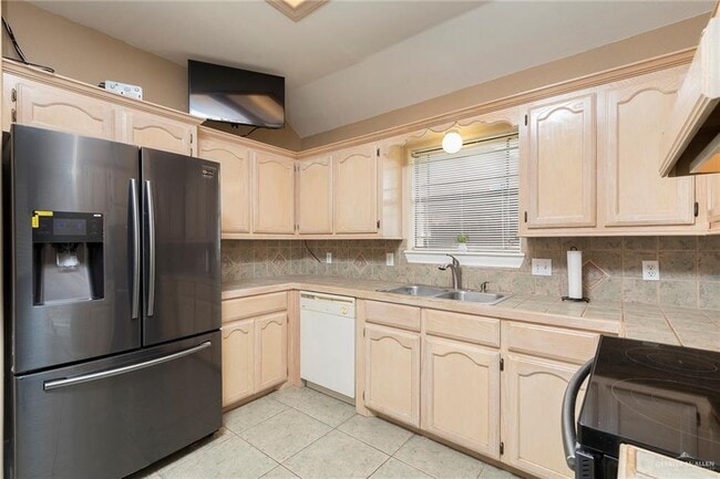 Photo - 17 Rosalinda St