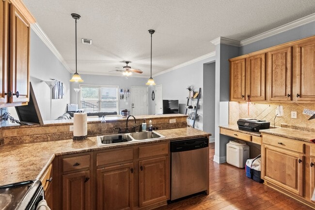 Photo - Fall 2026 Upscale 2 Bedroom Condo @ Plainsview Condominiums