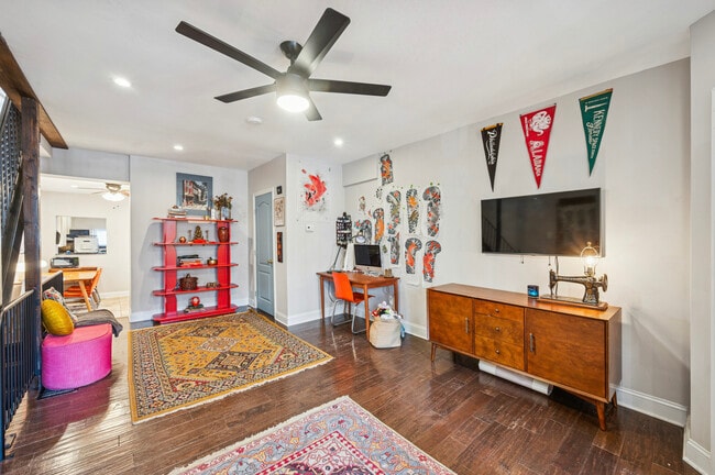 Photo - 2034 E Huntingdon St