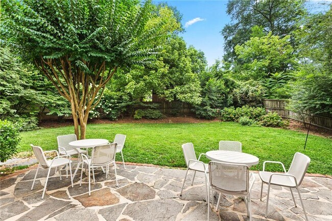 Photo - 1257 Briar Hills Dr NE