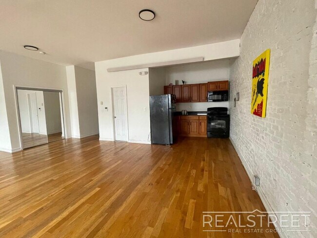 Photo - BROADWAY Unit 2F