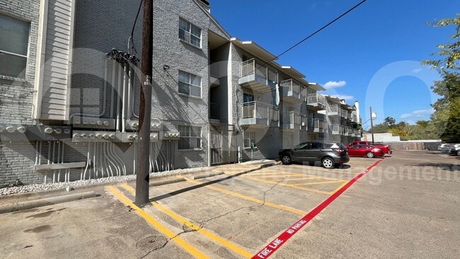 Building Photo - 4502 Gaston Ave Rental
