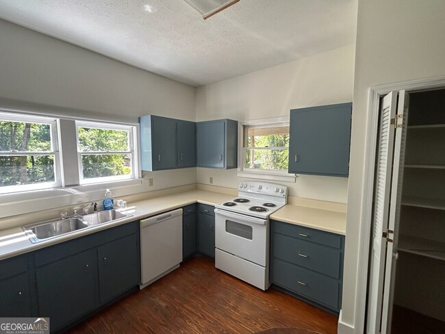 Photo - 1024 Stonepile Rd