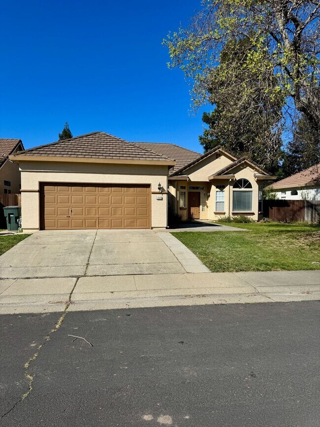 Photo - 4x2 Single Story in Great Location!