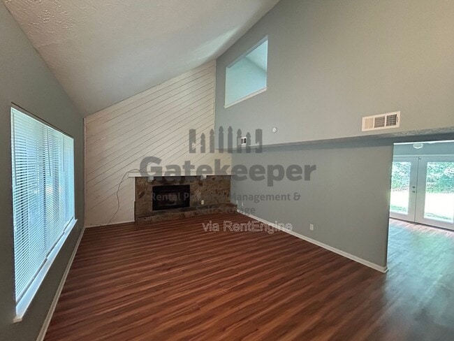 Photo - 161 Sterling Ridge Dr