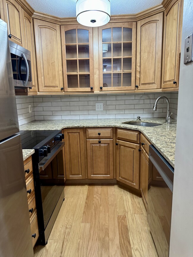 Photo - 100 High St Unit #601