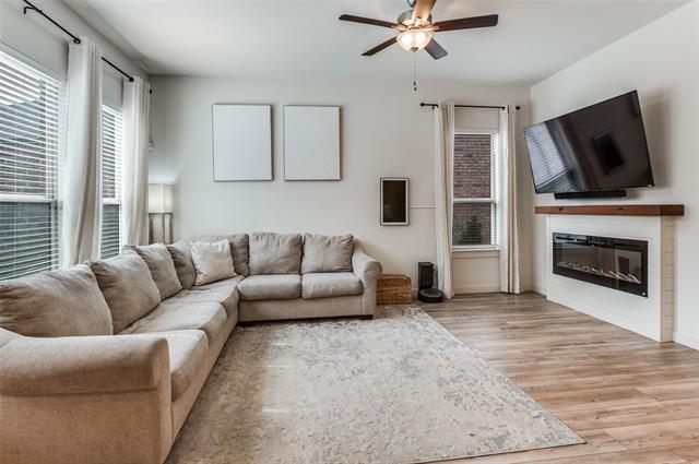 Photo - 4539 English Maple Dr