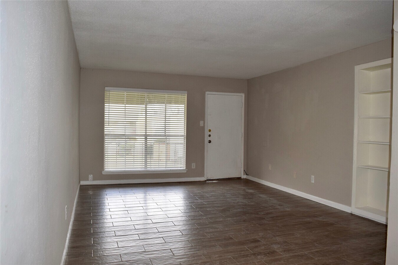 Photo - 5625 Antoine Dr Unit 704