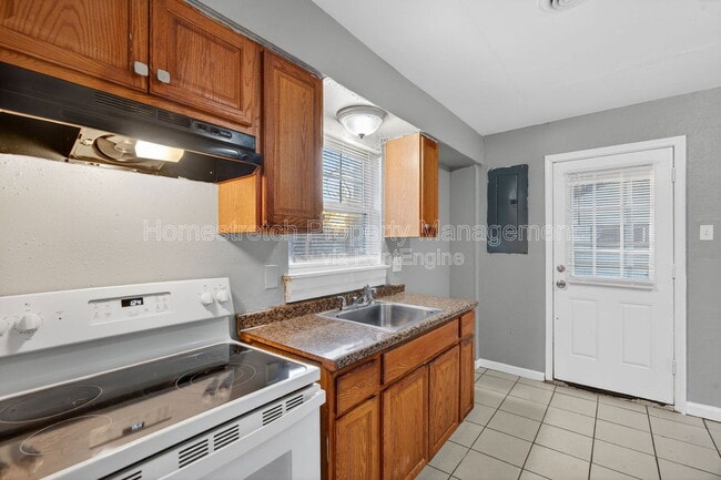 Photo - 1218 Maple Ave