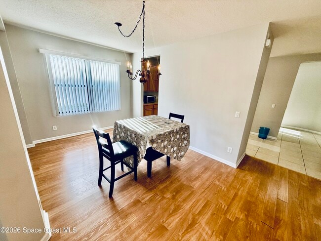 Photo - 402 Breckenridge Cir SE