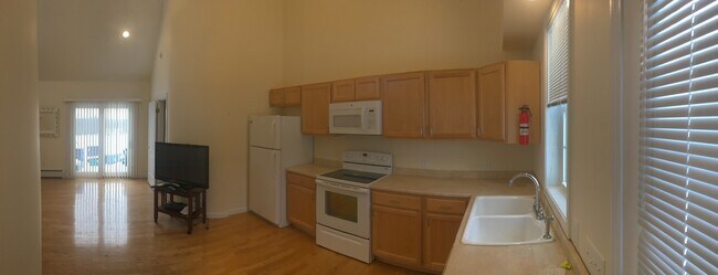 Kitchen - 3875 Union St Unit A