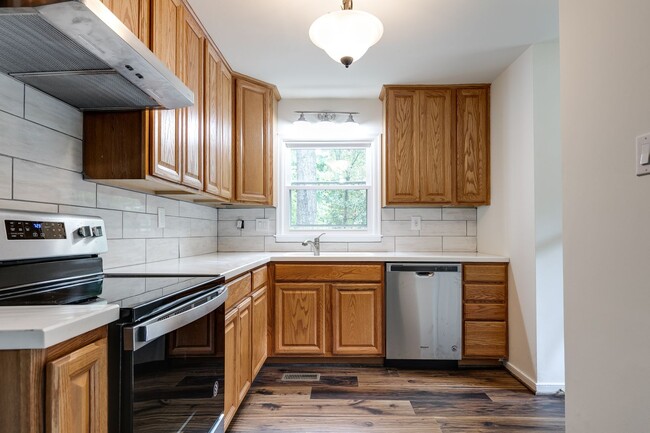 Photo - Beautiful 3 bedroom 2.5 bath in Woodlake