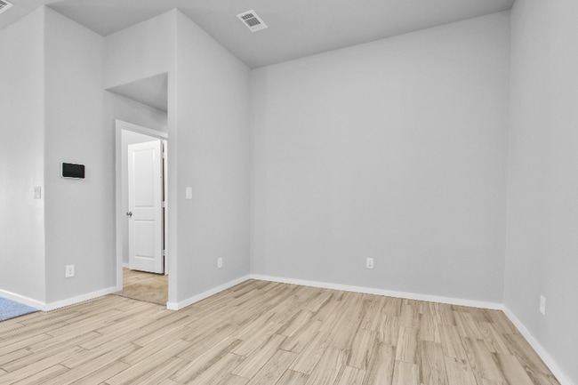 Photo - 7526 104th St