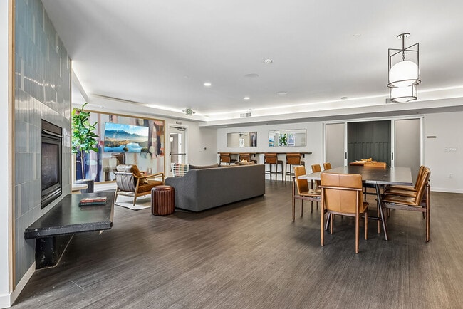 Photo - Riverpark Apartments