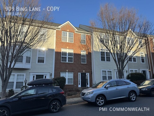 3 bed/3.5 bath townhouse (available now) - 3 bed/3.5 bath townhouse (available now)