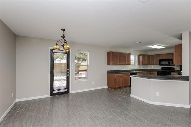 Photo - 8820 Valley River Dr