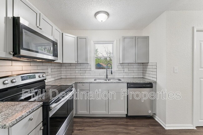 Building Photo - 5026 Locust Ave