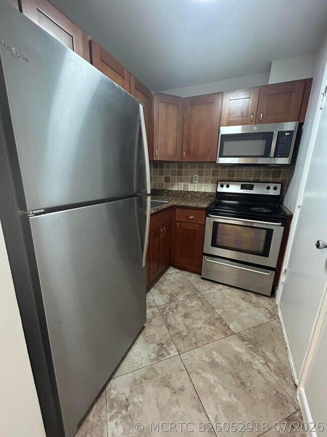 Photo - 3550 NW 8th Ave Unit 312