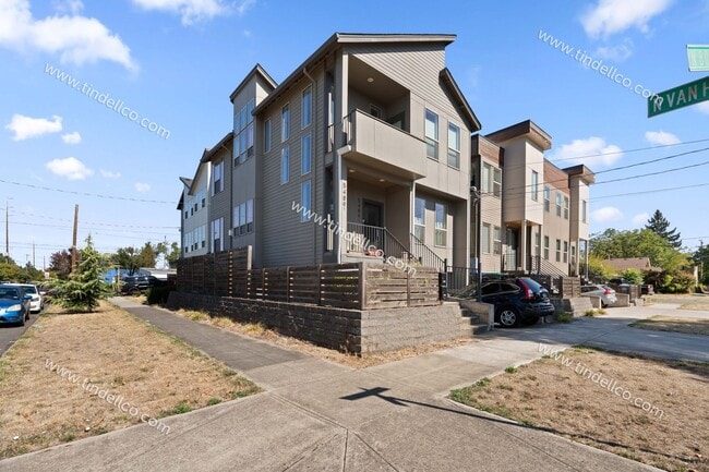 Photo - North Portland Studio ADU – Modern Finishe... Unidad B