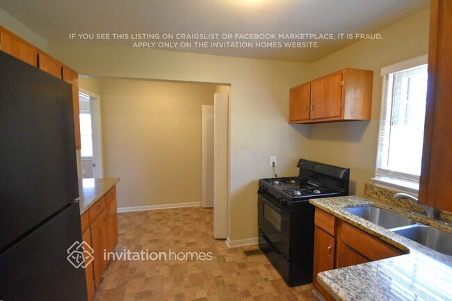 Photo - 216 Austin Ave NE