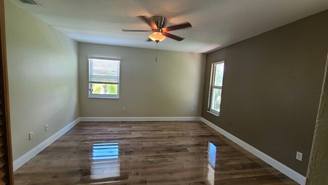 Photo - 3221 NE 15th St