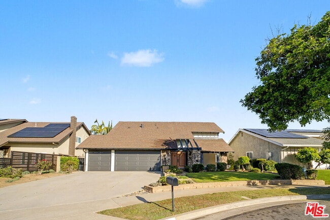 Photo - 243 Blanquita Way