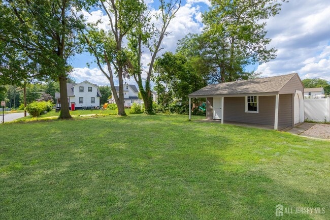 Photo - 3547 Finlaw Ave