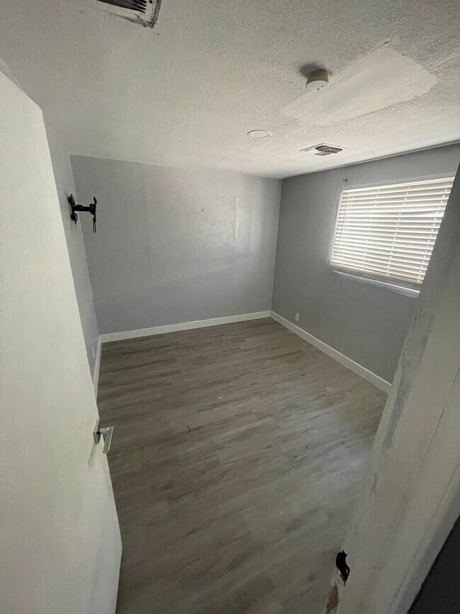 2312 N Bassler St Unit 1