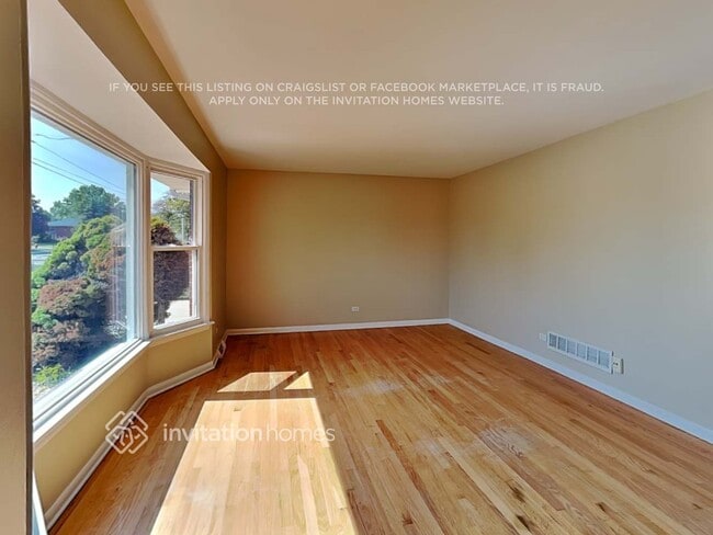 Photo - 7648 S Oconto Ave