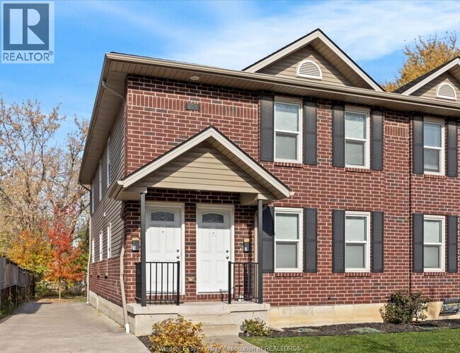 Photo - 528 Chippawa St