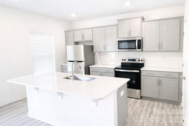 Photo - 116 Windstone Cmn Ln