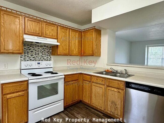 Photo - 410 W Single Family Home