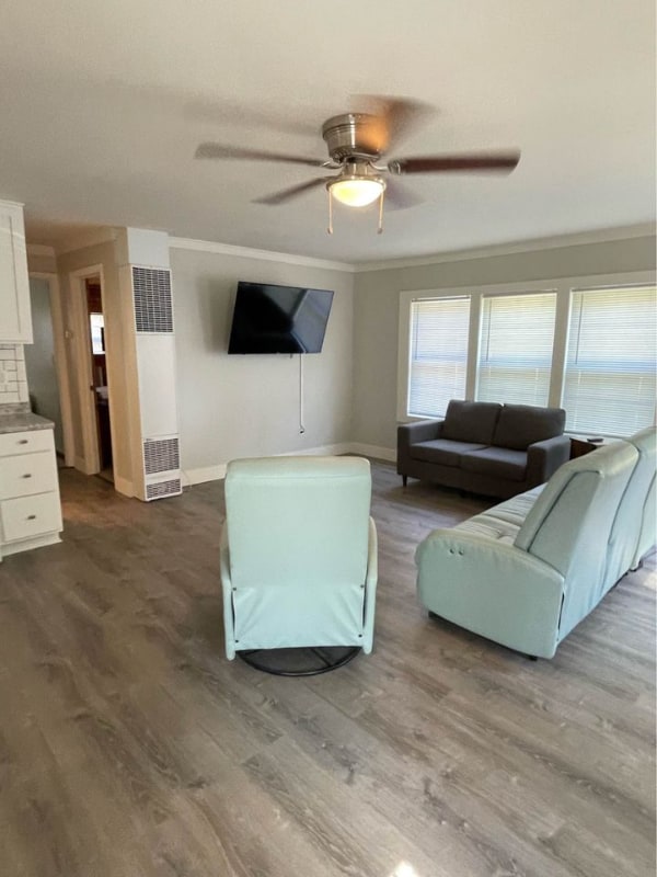 Photo - 1 Lakeview Dr