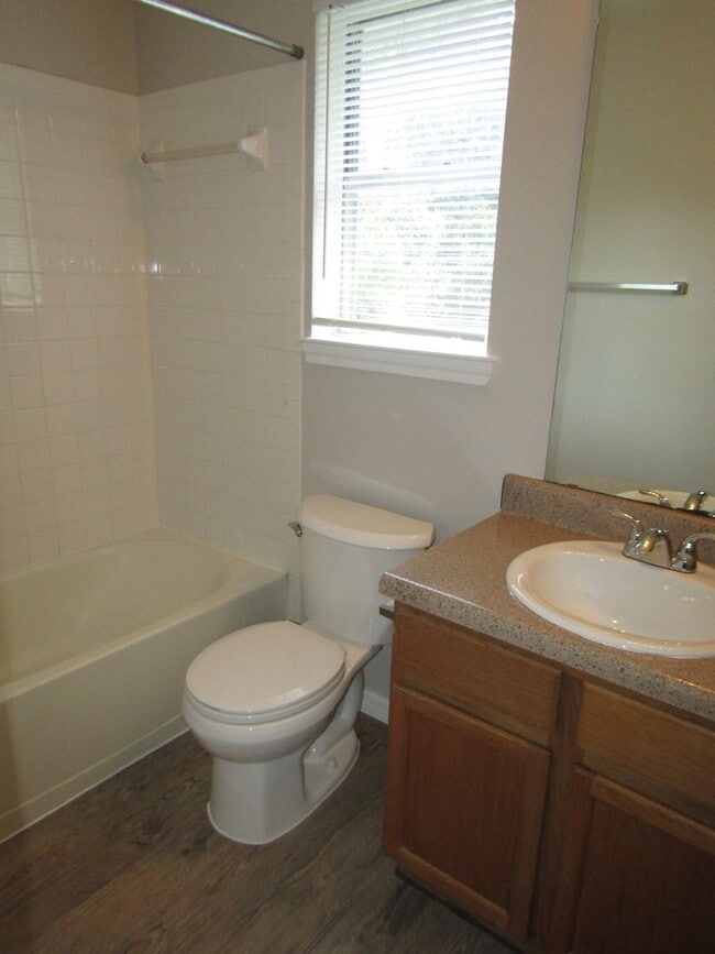 Photo - 8508 Apple Carrie Cove Unidad B