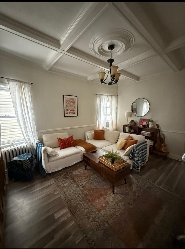 Building Photo - 131 W 28th St Rental