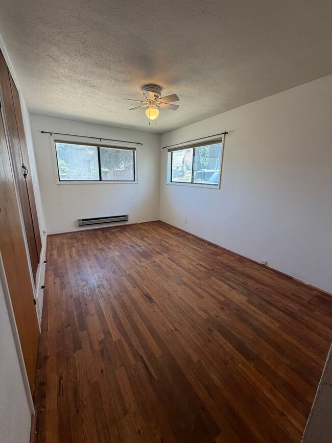 Photo - Two Bedroom, One Bathroom Home - Located near Sky Lakes and Oregon Tech!