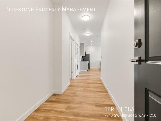 Photo - Experience the comfort and convenience of ... Unidad 210