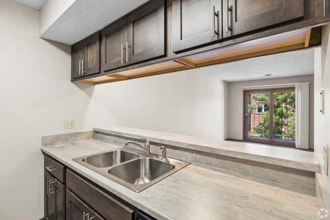Kitchen - Gate Park Apartments