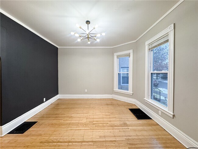 Photo - 102 Gregory St