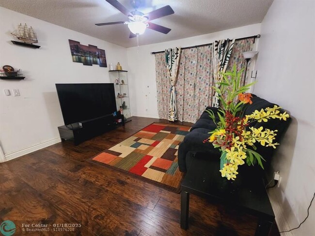 Photo - 10749 Cleary Blvd Condominio Unidad 202