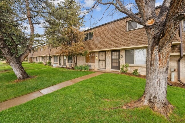 Photo - Adorable and Spacious Golden Townhome
