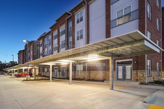 River House Apartments