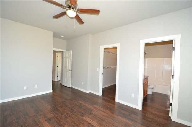 Photo - 3 Bedroom 2 Bath Duplex Centerton