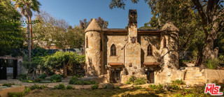 Building Photo - 8978 Wonderland Park Ave