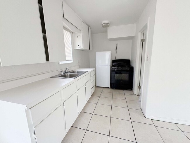 Photo - 700 N Leech St