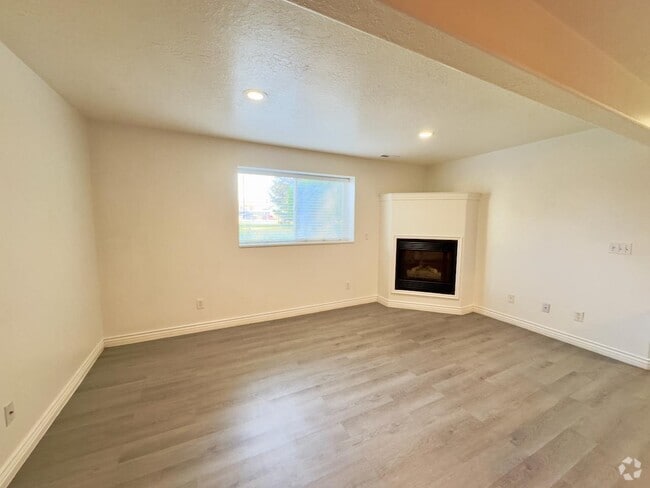 Building Photo - 125 S 1050 W Rental